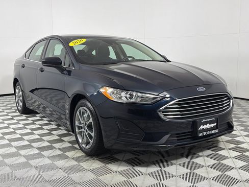 Used 2020 Ford Fusion SE image 3