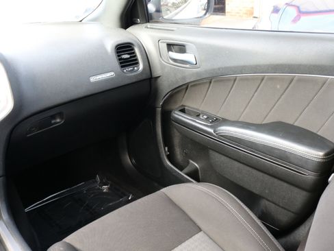 Used 2022 Dodge Charger R/T w/ Driver Convenience Group image 17