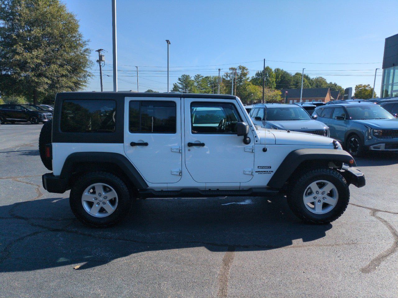 Used 2016 Jeep Wrangler Unlimited Sport w/ Quick Order Package 24S AWD/4WD image 9