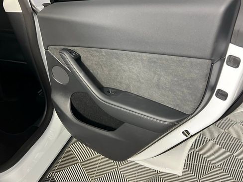 Used 2023 Tesla Model Y Long Range image 28