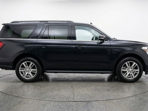 Used 2024 Ford Expedition Max Limited image 11