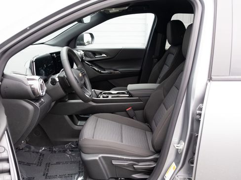 New 2026 Chevrolet Equinox LT w/ Safety and Technology Package AWD/4WD image 10
