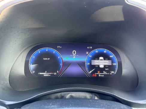 Used 2023 Toyota Highlander Limited image 16