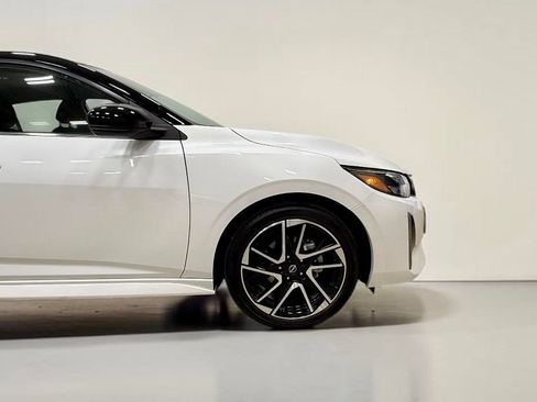 Used 2024 Nissan Sentra SR FWD image 14