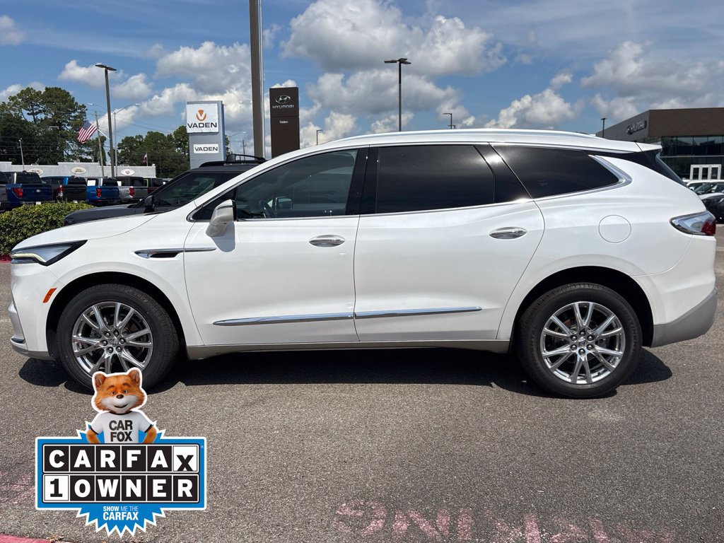 Used 2023 Buick Enclave Premium w/ Experience Buick Package FWD image 2