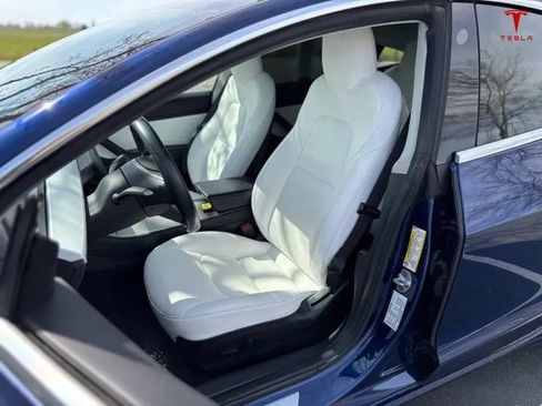 Used 2019 Tesla Model 3 Standard Range Plus image 5