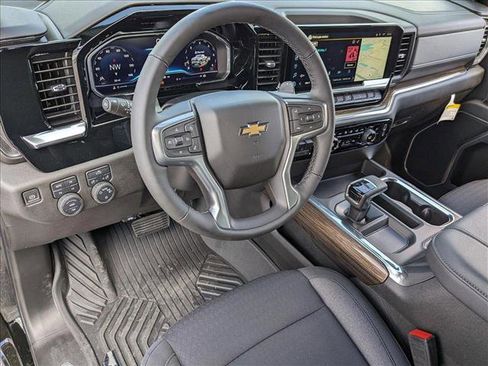 New 2025 Chevrolet Silverado 1500 LT w/ Z71 Off-Road Package image 3
