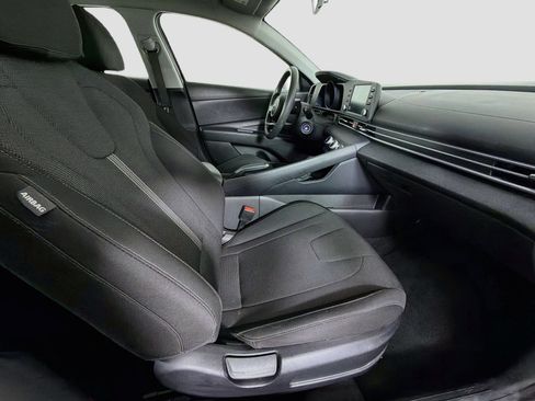 Used 2021 Hyundai Elantra SE FWD image 28