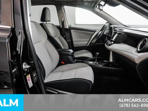 Used 2018 Toyota RAV4 XLE AWD/4WD image 19