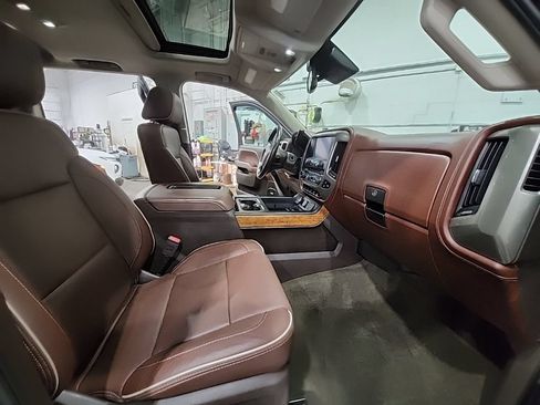 Used 2017 Chevrolet Silverado 1500 LT w/ All Star Edition AWD/4WD image 18