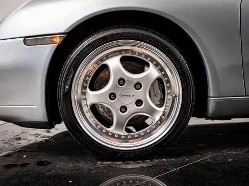 Used 2001 Porsche 911 Carrera 4 image 12