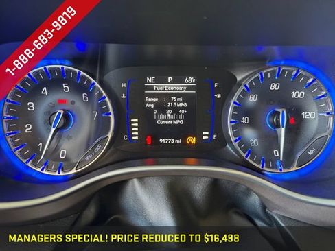 Used 2019 Chrysler Pacifica Touring-L FWD image 3