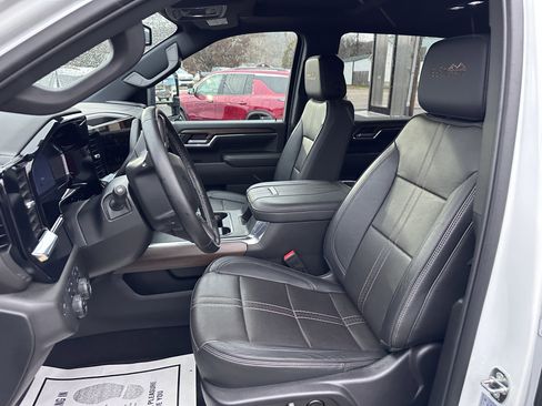 Used 2024 Chevrolet Silverado 3500 High Country image 11