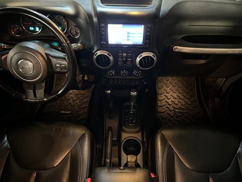 Used 2013 Jeep Wrangler Unlimited Rubicon w/ Dual Top Group image 12