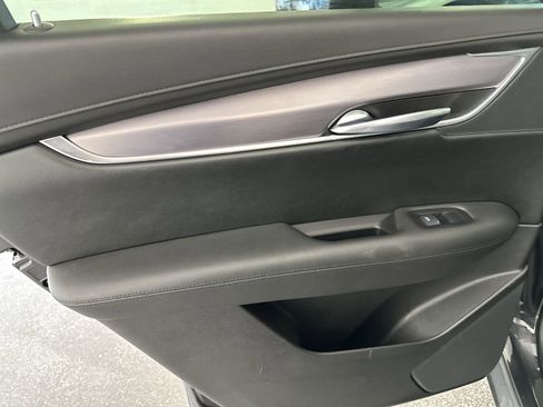 Used 2017 Cadillac XT5 Luxury w/ Driver Awareness Package image 34