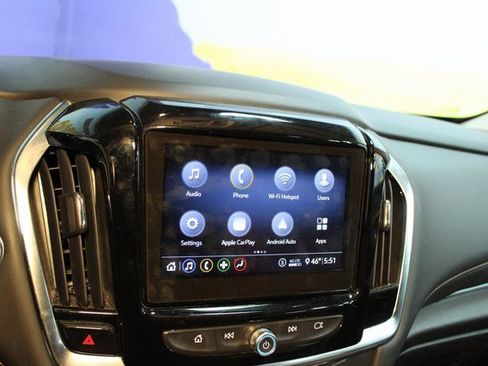 Used 2021 Chevrolet Traverse LT image 16