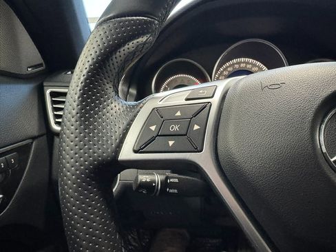 Used 2017 Mercedes-Benz E 400 4MATIC Coupe image 40