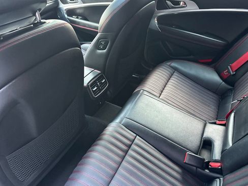 Used 2023 Genesis G70 2.0T w/ Sport Prestige Package RWD image 15