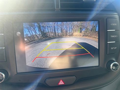 Used 2025 Kia Soul LX w/ LX Technology Package image 17