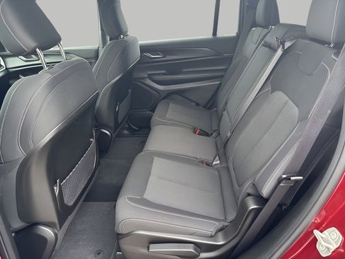Used 2024 Jeep Grand Cherokee L Laredo image 10