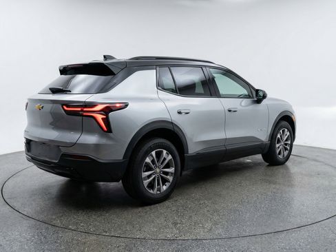 Used 2025 Chevrolet Equinox LT image 9