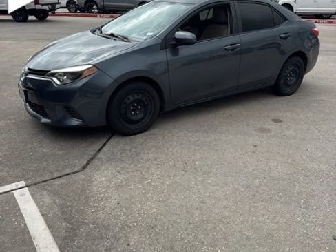 Used 2015 Toyota Corolla LE image 6