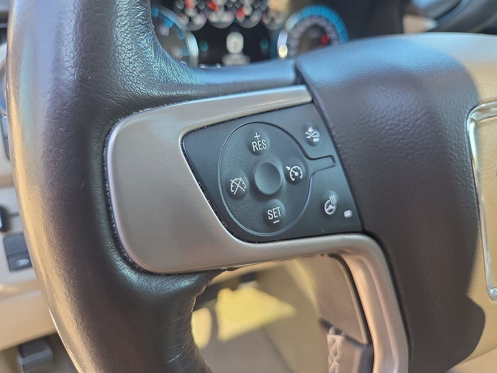 Certified 2018 GMC Yukon Denali w/ Denali Ultimate Package AWD/4WD image 12