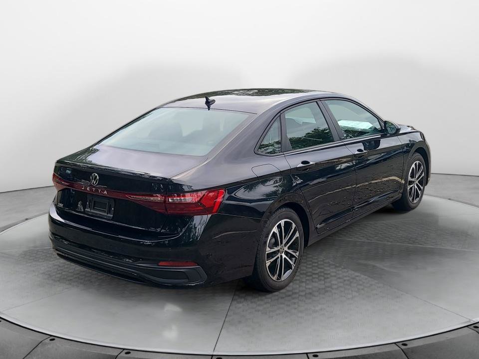 Used 2025 Volkswagen Jetta Sport FWD image 7