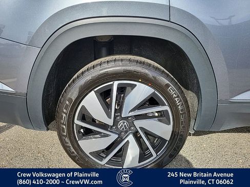 Certified 2024 Volkswagen Atlas SE image 17