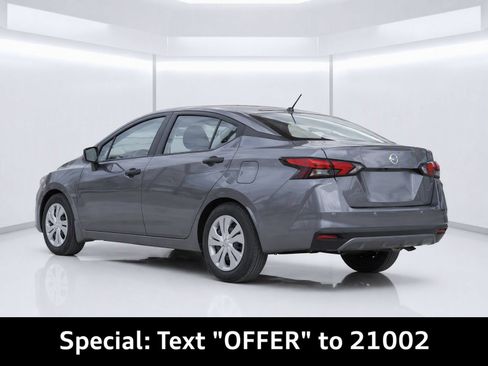 Used 2021 Nissan Versa S FWD image 3