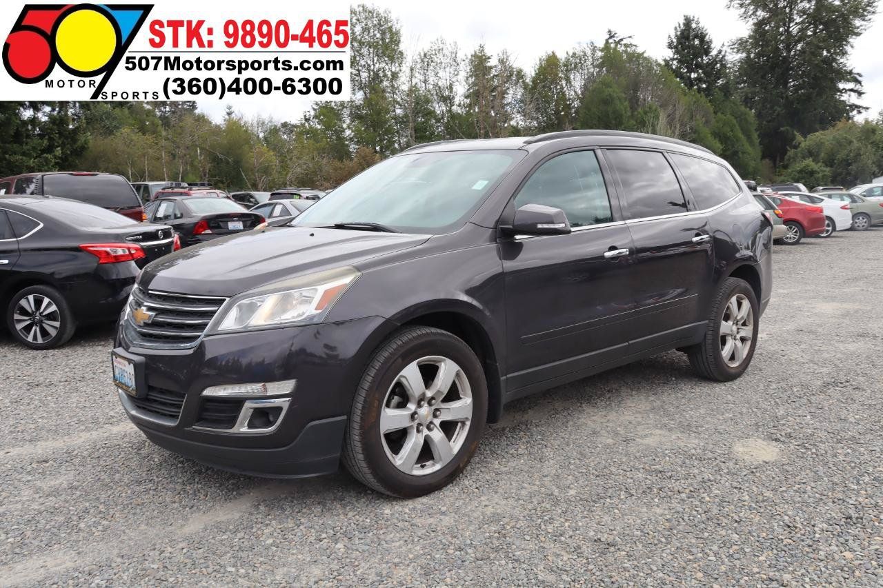 Used 2016 Chevrolet Traverse LT w/ Style and Technology Package FWD image 2