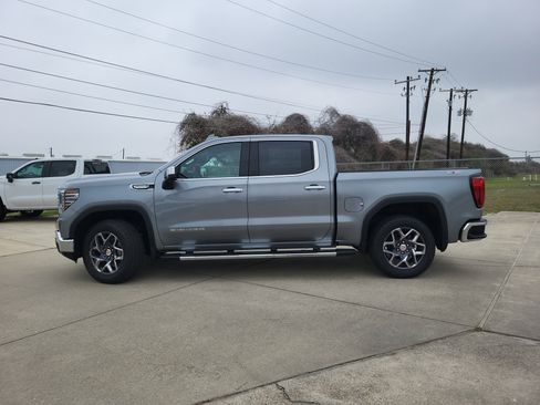 New 2026 GMC Sierra 1500 SLT image 8
