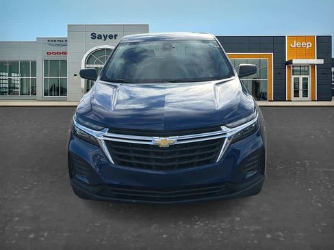Used 2022 Chevrolet Equinox LS AWD/4WD image 2