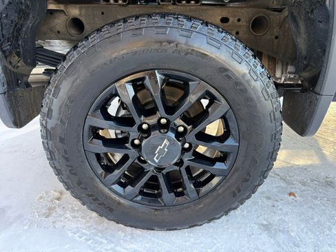 Used 2025 Chevrolet Silverado 2500 Custom w/ Custom Value Package image 20