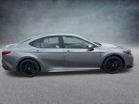Used 2025 Toyota Camry SE FWD image 7