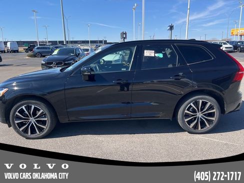 Used 2025 Volvo XC60 B5 Plus image 8