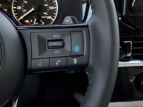 New 2025 Nissan Pathfinder SL image 17