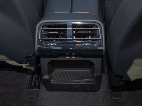 Used 2025 BMW 530i w/ M Sport Package image 19