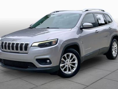 Used 2019 Jeep Cherokee Latitude w/ Popular Appearance Group