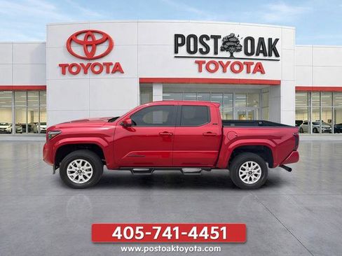 Used 2025 Toyota Tacoma SR5 AWD/4WD image 2