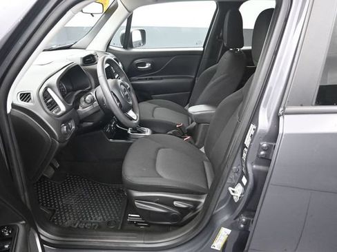 Used 2023 Jeep Renegade Latitude AWD/4WD image 9