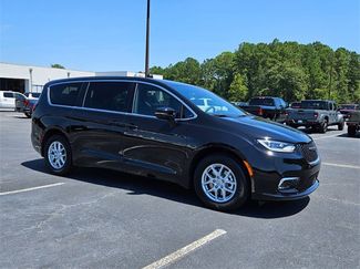 New 2026 Chrysler Pacifica Select video 1