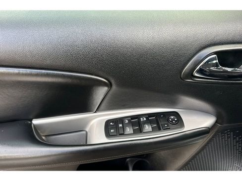 Used 2015 Dodge Journey American Value Package w/ Flexible Seating Group image 13