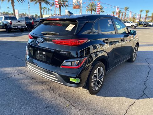 Used 2023 Hyundai Kona SE image 7