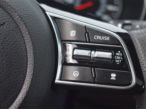 Certified 2023 Kia Seltos SX w/ SX Sunroof Package image 28