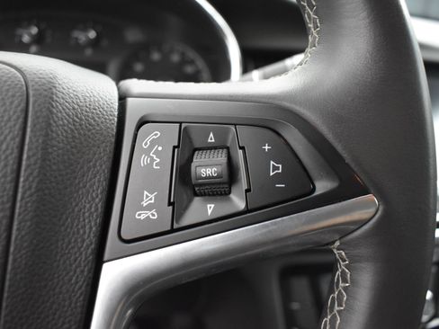 Used 2021 Buick Encore Preferred FWD image 20