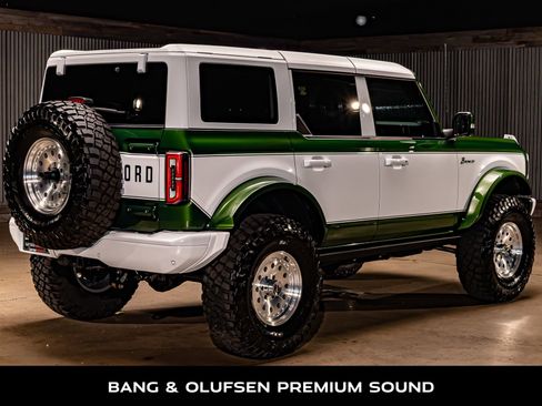 Used 2023 Ford Bronco Badlands image 10