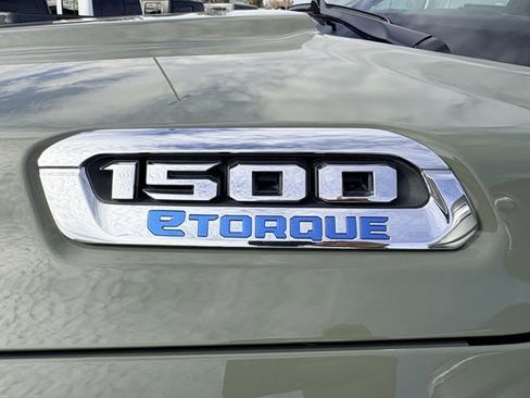 New 2026 RAM 1500 4x4 Crew Cab image 15