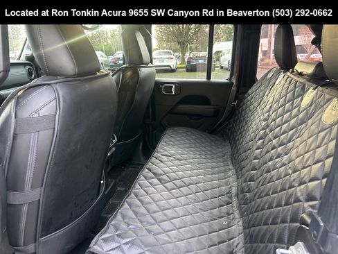 Used 2022 Jeep Wrangler Unlimited Sahara image 12