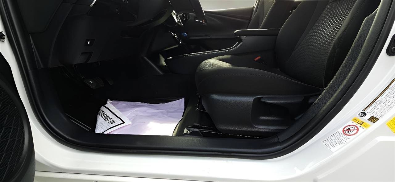 Used 2019 Toyota Prius LE FWD image 13